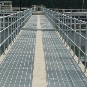 steel-deck-grating-walkway